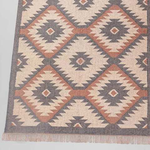 Grey & terracotta diamond lattice pattern