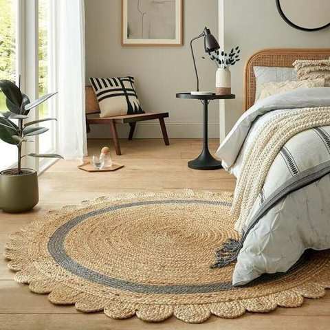 Round jute rug with grey halo border & scallop trim