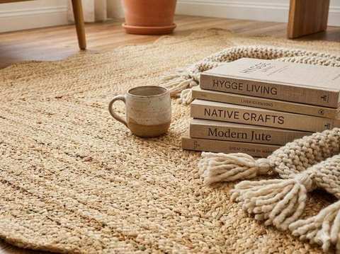 Classic braided natural jute round rug